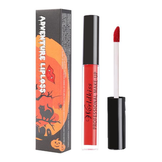 Gloss hydratant à haute teneur en pigments pour le maquillage des fêtes avec une texture légèrement humide et lisse