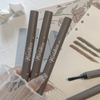 Teinte naturelle des sourcils pour une beauté sans taches avec une brosse flexible facile à dessiner