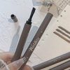 Teinte naturelle des sourcils pour une beauté sans taches avec une brosse flexible facile à dessiner
